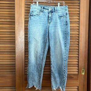 Time and Tru Mid Rise Jeans Size 8 👖